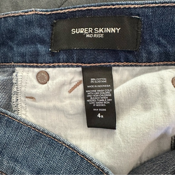 Express Jeans - Super Skinny Midrise - Size 4R - Picture 5 of 6